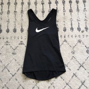Nike pro workout top